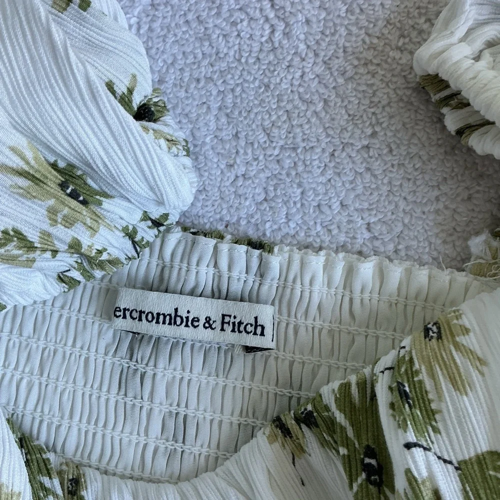 Abercrombie & Fitch Green Floral Blouse Sz XS